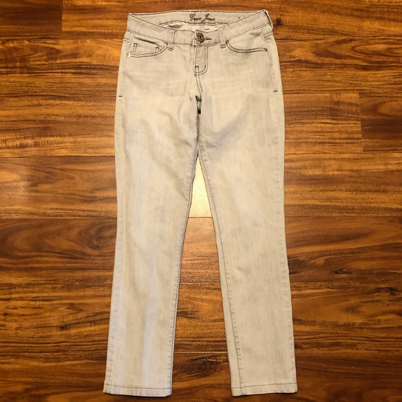 Guess Jeans. - Picture 2 of 6